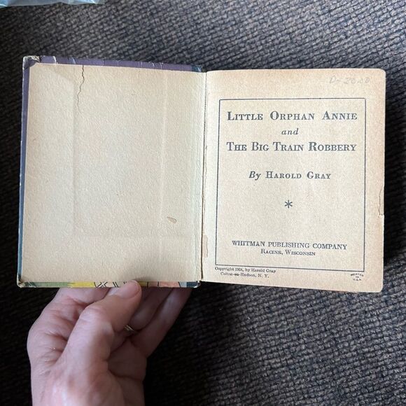 Vintage 1934 Little Orphan Annie + Big Train Robbery Whitman Big Little Book - Picture 5 of 11